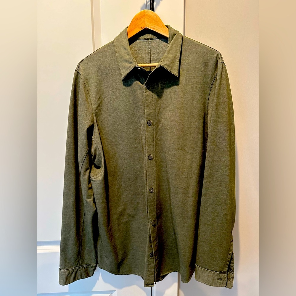 Lululemon men’s button down